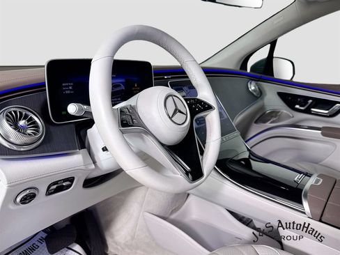 Used 2023 Mercedes-Benz EQS 450+ SUV image 9