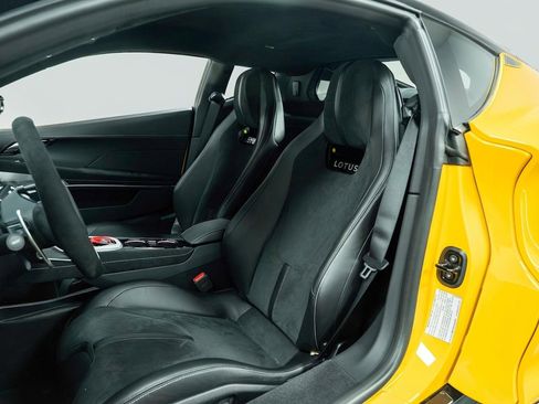 New 2026 Lotus Emira SE image 8