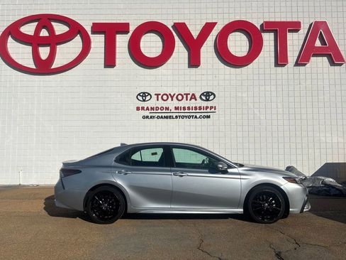Used 2023 Toyota Camry XSE image 4