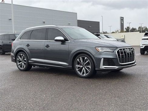 Used 2021 Audi SQ7 Premium Plus w/ Executive Package image 4
