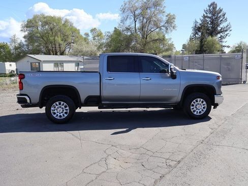 Used 2024 Chevrolet Silverado 2500 LTZ w/ LTZ Convenience Package AWD/4WD image 4