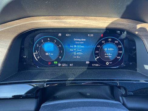 Certified 2025 Volkswagen Atlas SE w/ Panoramic Sunroof Package image 20