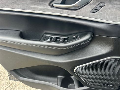 Used 2022 Jeep Grand Cherokee L Limited image 28