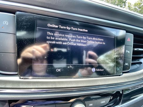 Used 2023 Buick Enclave Essence FWD image 14
