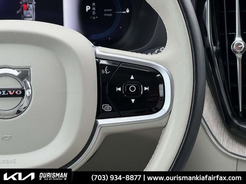 Used 2022 Volvo XC60 T8 Inscription w/ Advanced Package image 18