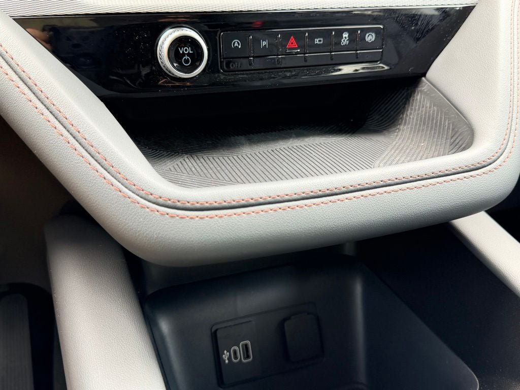 New 2026 Ford Explorer Active w/ Active Comfort Package RWD image 25