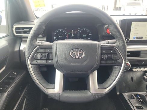 Used 2025 Toyota Tacoma TRD Off-Road image 32