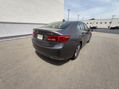 Used 2019 Acura TLX FWD image 11