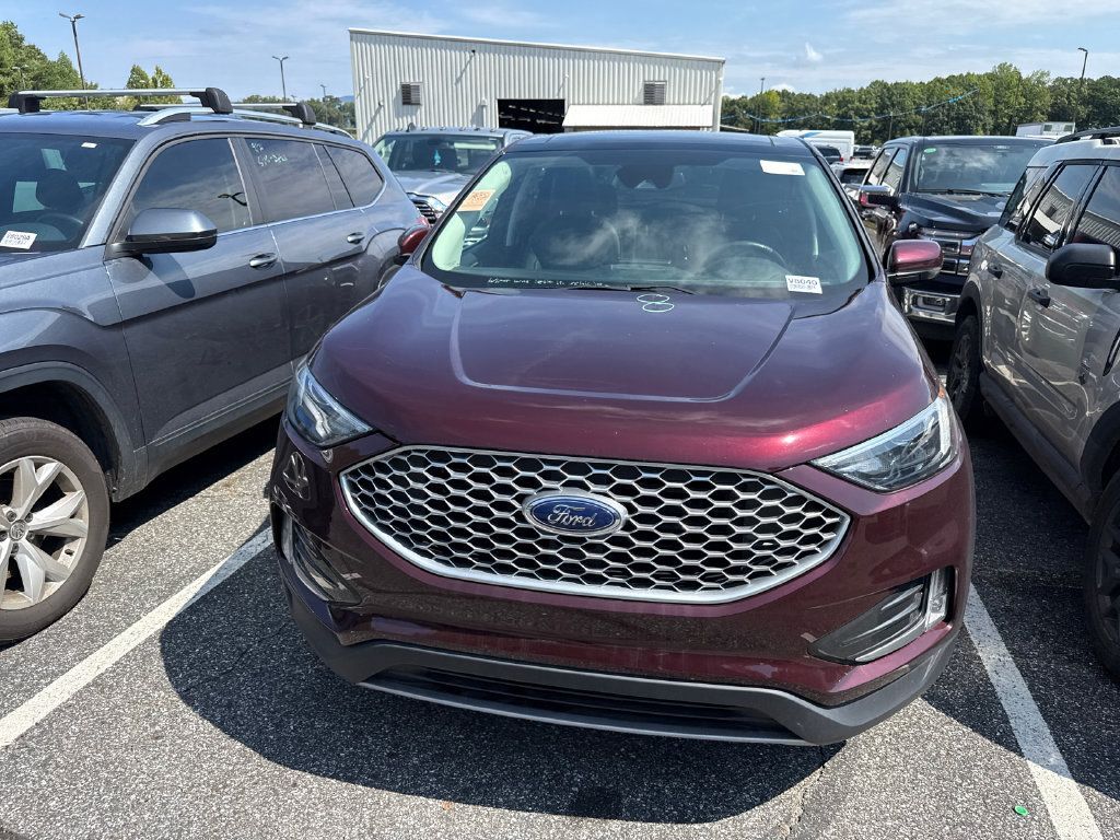 Used 2024 Ford Edge SEL w/ Convenience Package AWD/4WD image 4