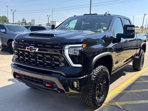 New 2026 Chevrolet Silverado 2500 ZR2 w/ LPO, Dark Essentials Package AWD/4WD image 9