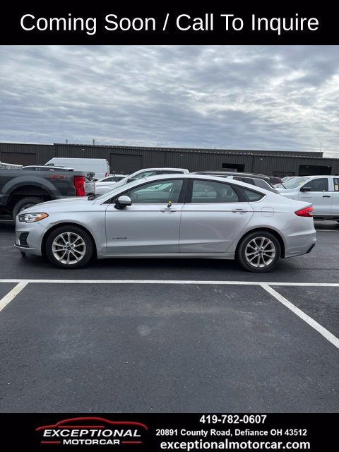 Used 2019 Ford Fusion SE FWD image 1