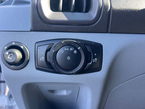 Used 2015 Ford Transit 350 XLT RWD image 21