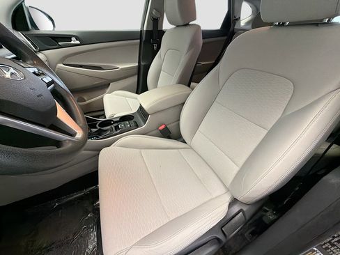 Used 2020 Hyundai Tucson SE image 11