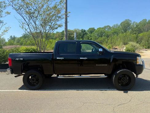 Used 2011 Chevrolet Silverado 1500 LS AWD/4WD image 7