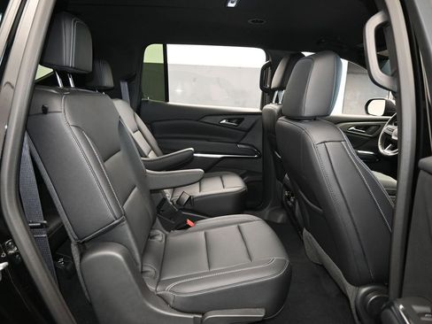 Used 2025 Chevrolet Traverse LT w/ Midnight/Sport Edition image 46