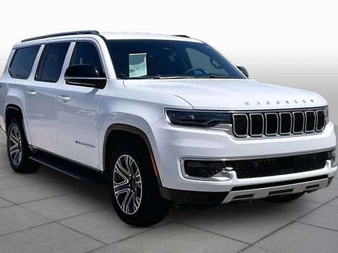 Used 2024 Jeep Wagoneer L Series II RWD image 3