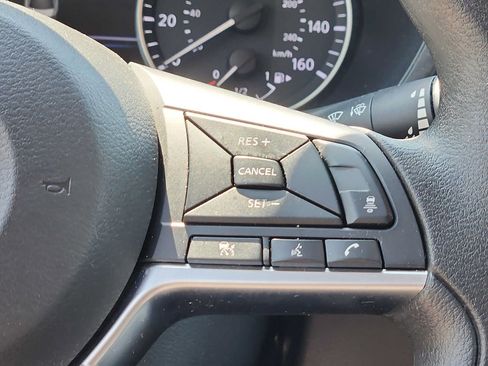 Used 2024 Nissan Sentra SV FWD image 21
