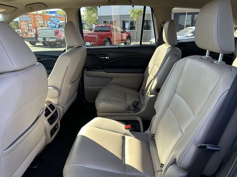 Used 2021 Honda Pilot Touring image 17
