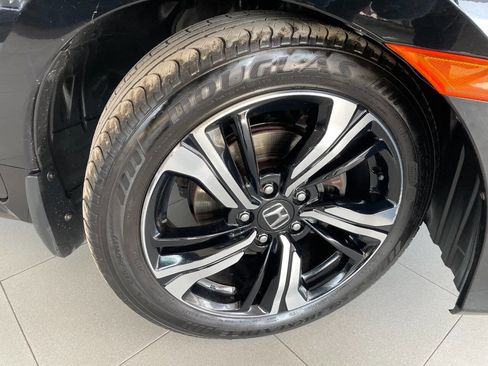 Used 2017 Honda Civic Touring image 9