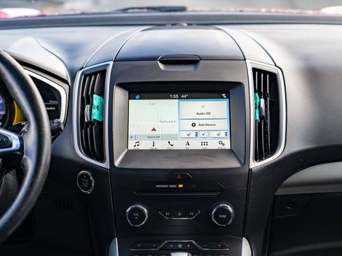 Used 2018 Ford Edge SEL w/ Equipment Group 201A AWD/4WD image 24