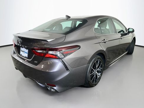 Used 2024 Toyota Camry SE FWD image 7
