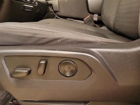 Used 2024 Chevrolet Silverado 2500 LT w/ Convenience Package image 20