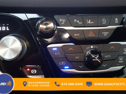 Used 2020 Chrysler Pacifica Touring-L Plus FWD image 26