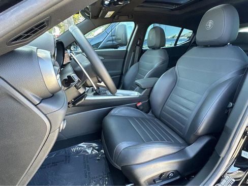 Used 2024 Alfa Romeo Tonale Veloce w/ Premium Interior Package image 8