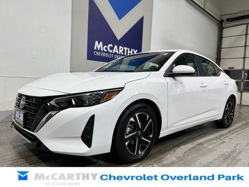 Used 2025 Nissan Sentra SV image 9