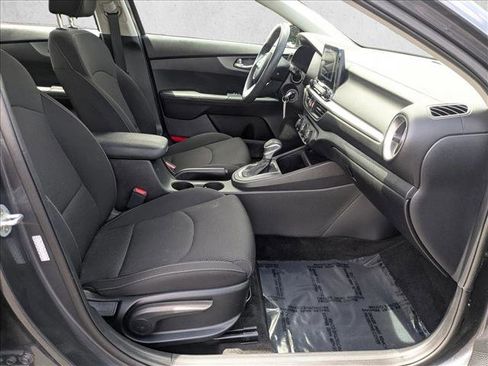 Used 2020 Kia Forte LXS FWD image 19