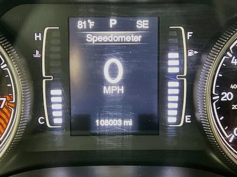 Used 2014 Jeep Cherokee Latitude w/ Comfort/Convenience Group AWD/4WD image 15