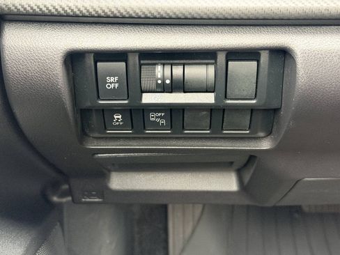 Used 2017 Subaru Impreza 2.0i Premium AWD/4WD image 17