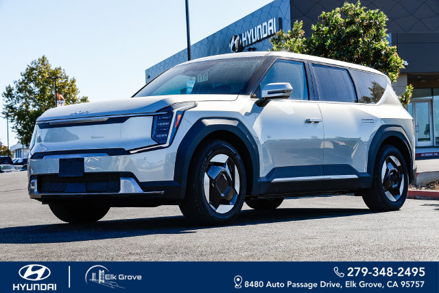 Used 2024 Kia EV9 Light Long Range RWD image 1