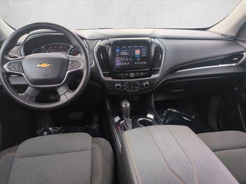 Used 2020 Chevrolet Traverse LT image 18