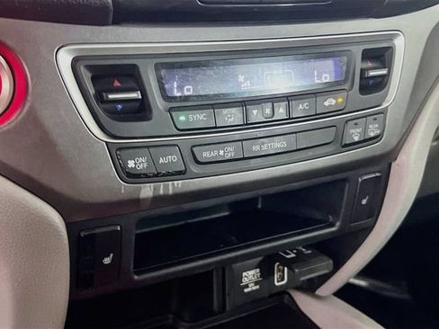 Used 2020 Honda Ridgeline RTL image 11