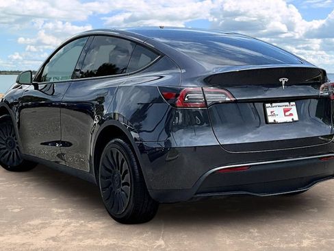 Used 2024 Tesla Model Y Long Range RWD image 6