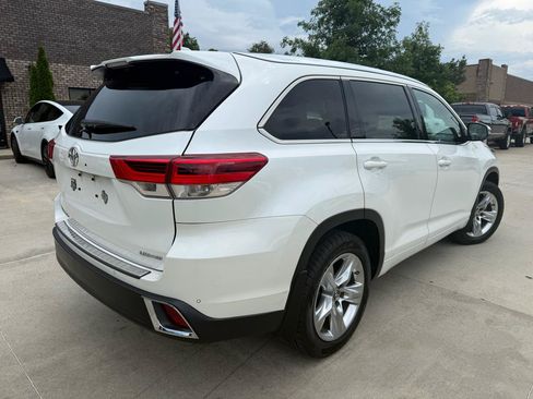 Used 2017 Toyota Highlander Limited FWD image 4