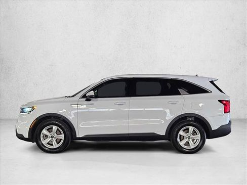 Used 2021 Kia Sorento LX FWD image 9