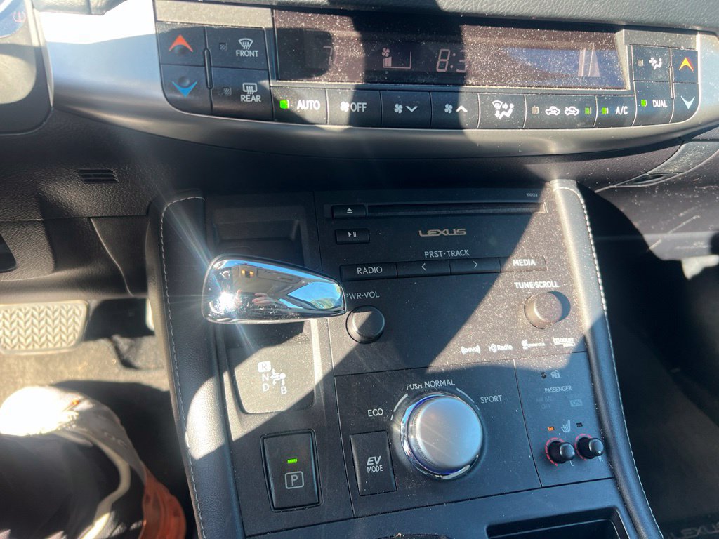 Used 2013 Lexus CT 200h w/ Premium Pkg w/Navigation FWD image 11