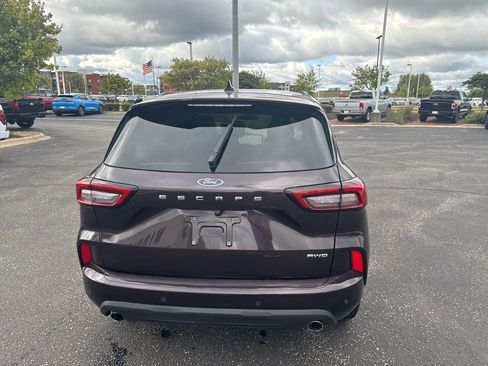 Used 2023 Ford Escape ST-Line w/ Tech Pack #1 AWD/4WD image 5