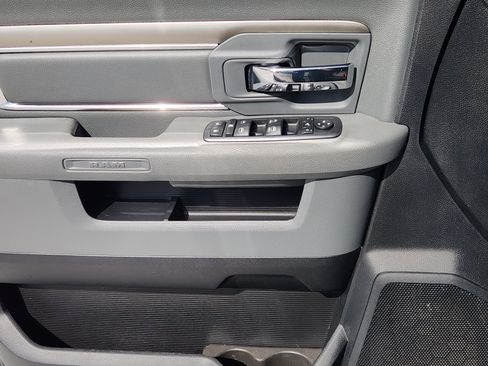 Used 2017 RAM 1500 Big Horn RWD image 24