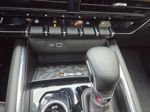 Used 2024 GMC Canyon AT4 w/ AT4 Premium Package image 38