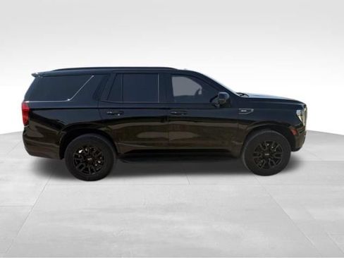 Used 2024 GMC Yukon AT4 w/ Technology Package AWD/4WD image 2