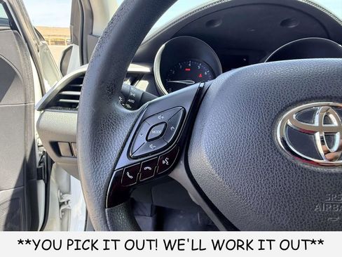 Used 2021 Toyota C-HR LE FWD image 17