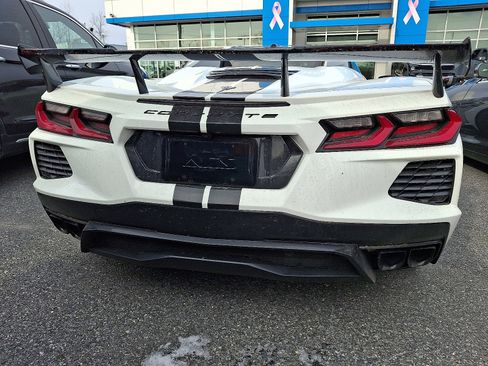 Used 2024 Chevrolet Corvette 3LT w/ Z51 Performance Package image 5