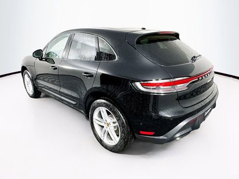 Certified 2025 Porsche Macan image 3