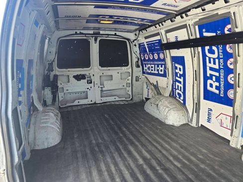 Used 2012 Chevrolet Express 2500 Extended RWD image 8