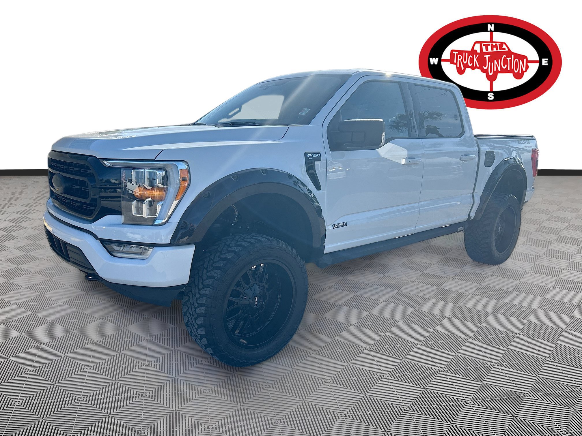 Used 2022 Ford F150 XLT w/ Equipment Group 302A High AWD/4WD image 3