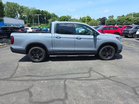 Used 2025 Honda Ridgeline Black Edition image 8