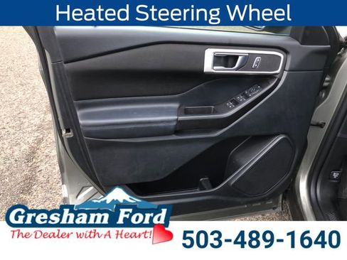 Used 2020 Ford Explorer XLT w/ Comfort Package image 12